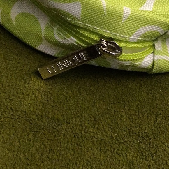 Clinique Cosmetic Bag, Set of 2, Perfect for travel or home use, NEW - Picture 4 of 6